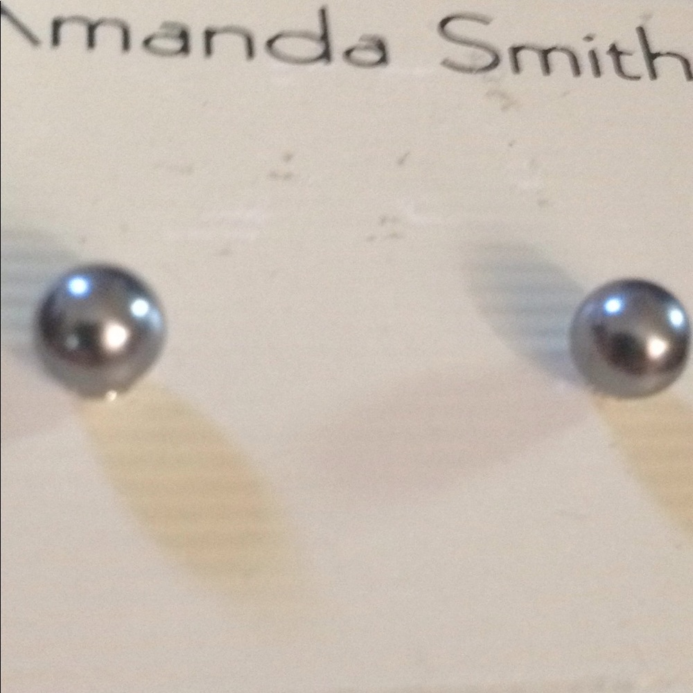 NWT Amanda Smith Earrings